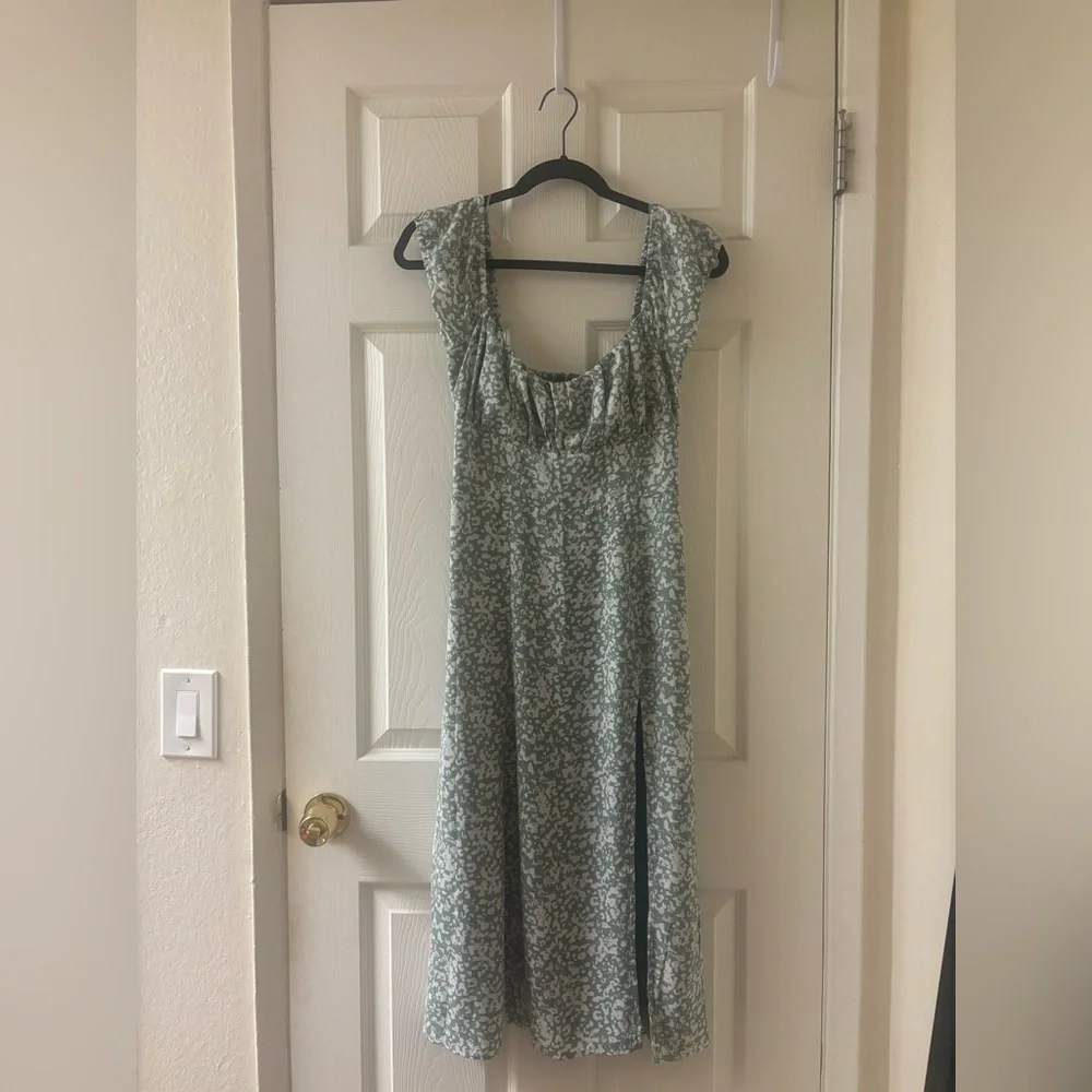 Abercrombie & Fitch Sage and White Patterned Dress NWT - Picture 1 of 5